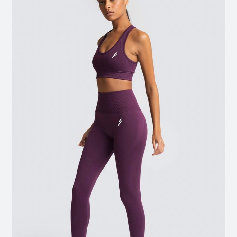 DOYOUEVEN Purple(Plum) Sports Bra and Leggings Set